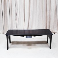 <a href=https://www.galeriegosserez.com/gosserez/artistes/cober-lukas.html>Lukas Cober</a> - Kuro - low table
